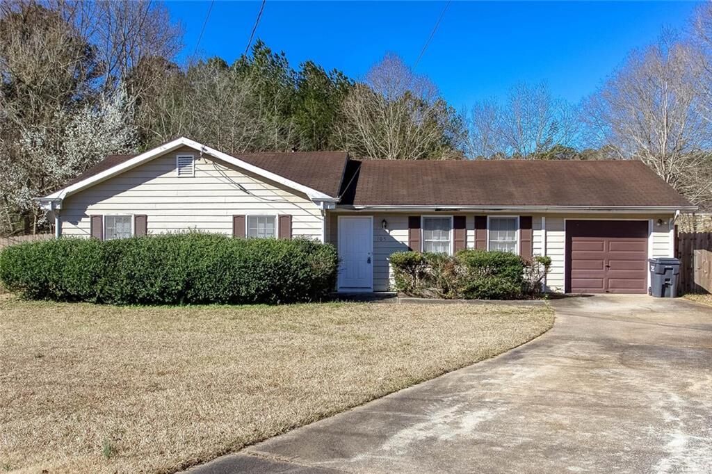 Property Photo:  105 Valley Court  GA 30016 