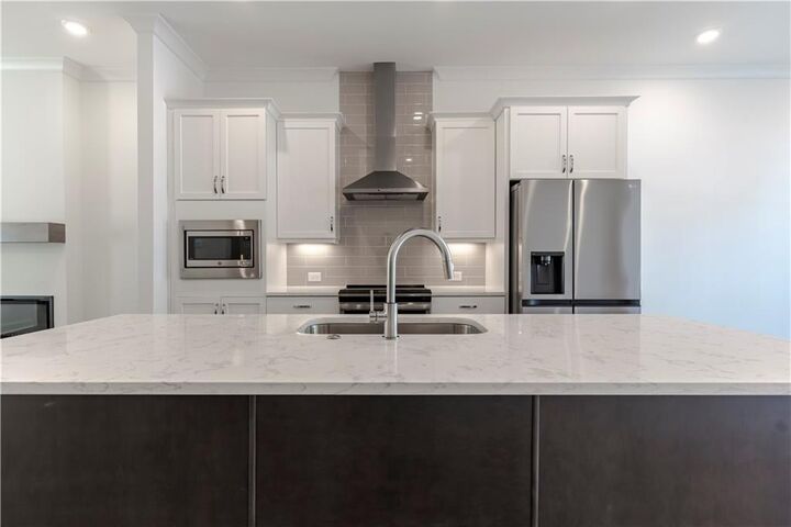 Property Photo: 4948 Sudbrook Way GA 30092