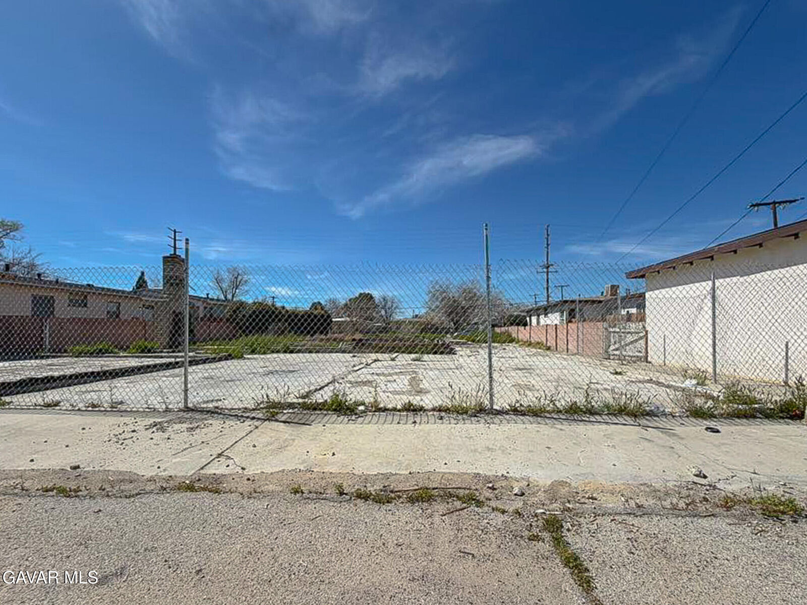 Property Photo:  45356 10th Street W  CA 93534 