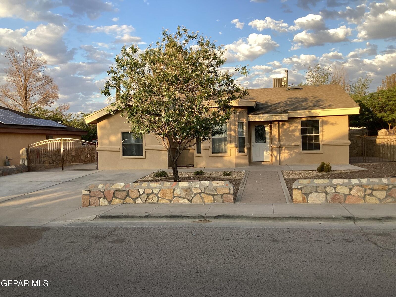 Property Photo:  5793 Crest Drive  NM 88008 