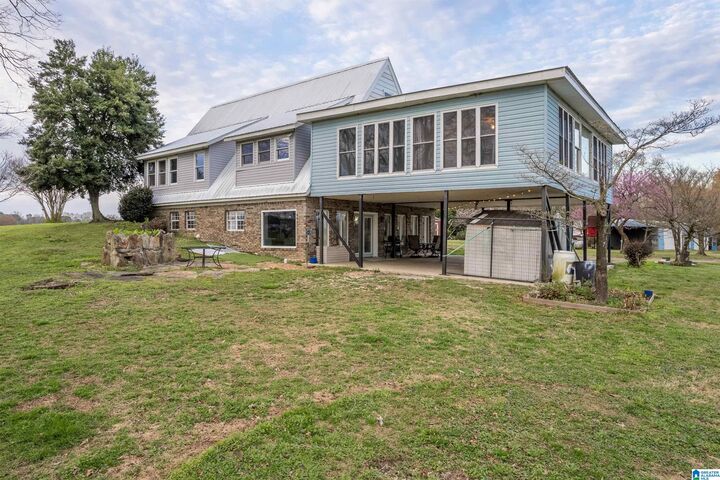 Property Photo:  1977 County Road 1518  AL 35058 