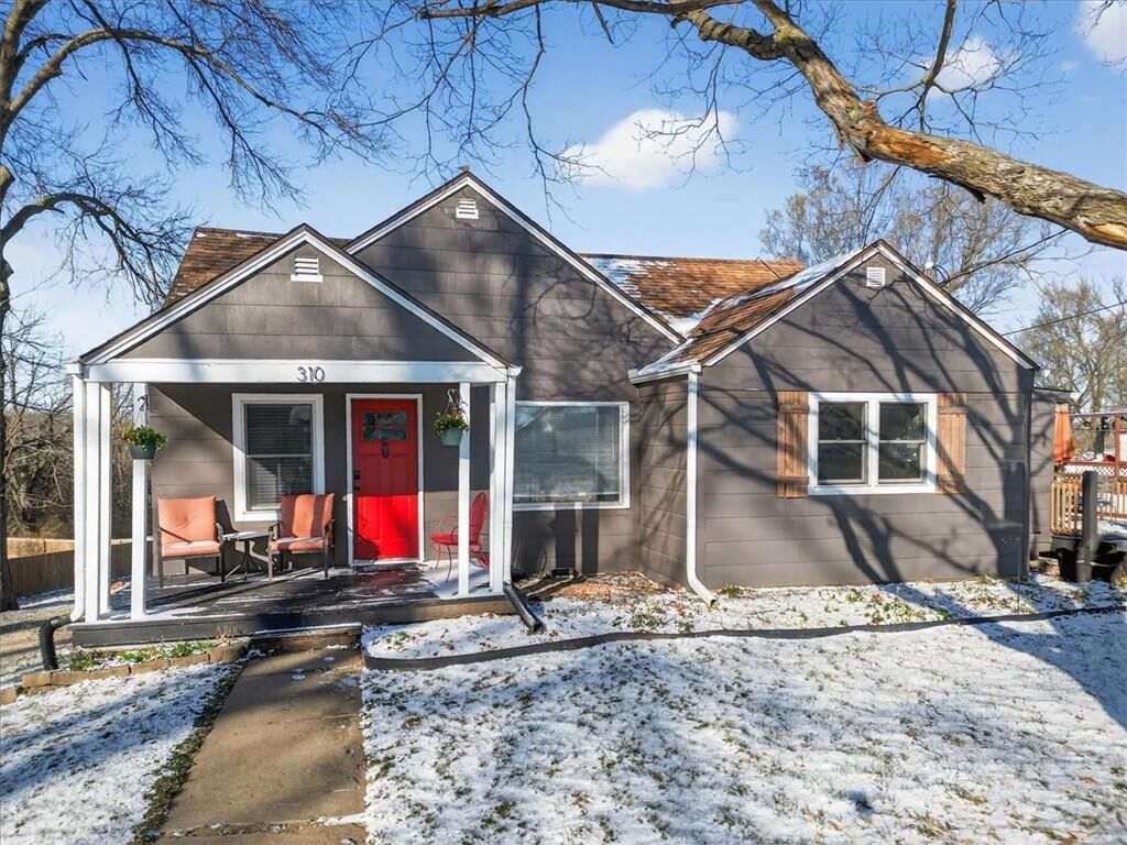 Property Photo:  310 S Bluegrass Drive  KS 66012 