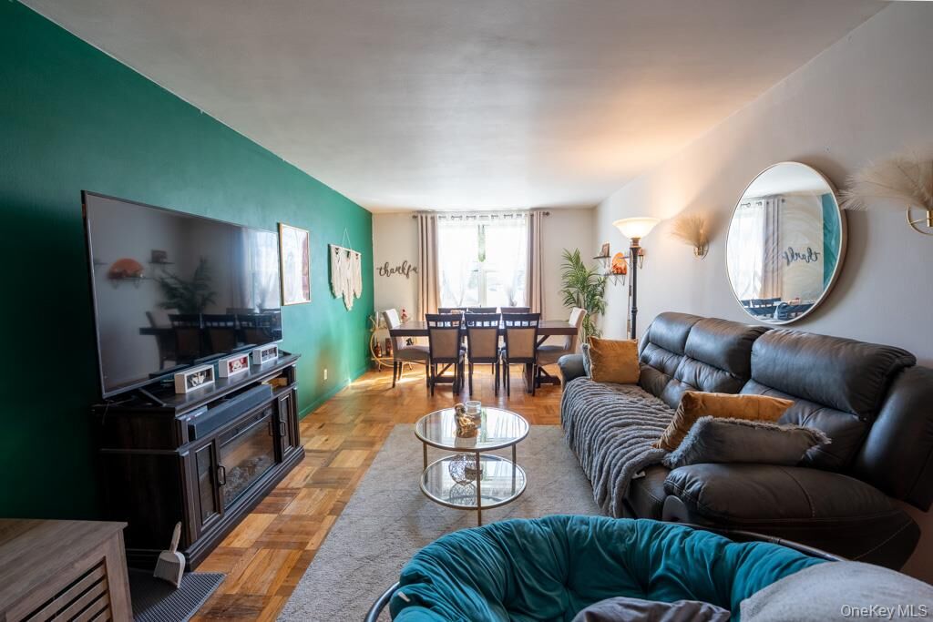 Property Photo:  1304 Midland Avenue C25  NY 10704 