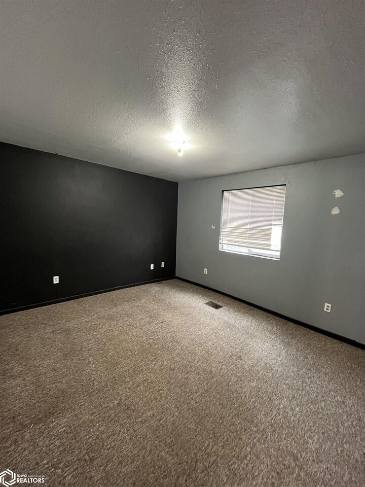 Property Photo:  716 S 5th Street  IA 52601 