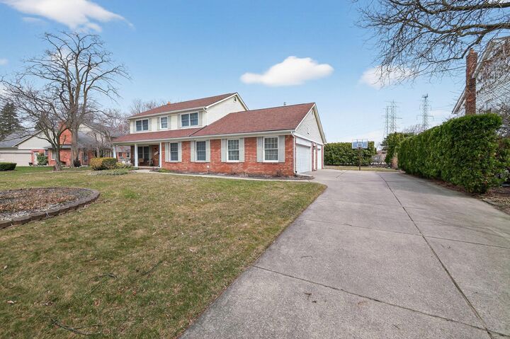Property Photo:  46922 Ben Franklin Drive  MI 48315 