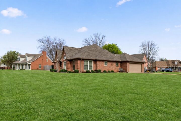 Property Photo:  6736 Forrest Cir  TN 38135 