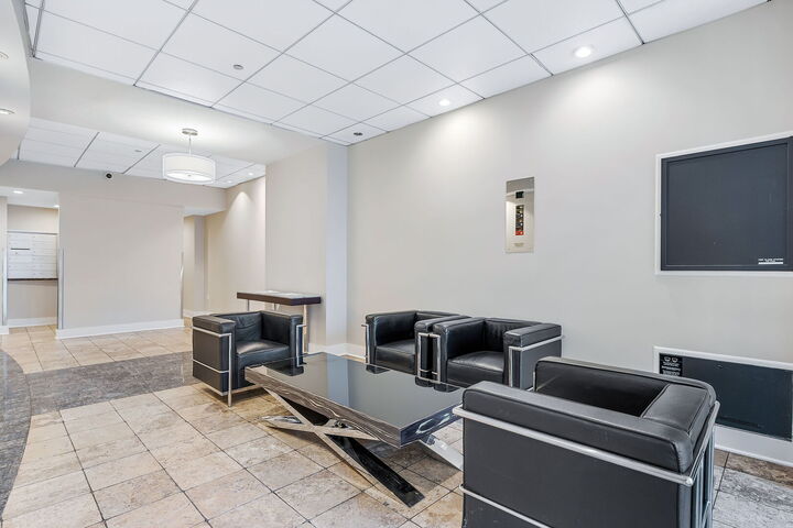 Property Photo:  744 N Clark Street 501  IL 60654 