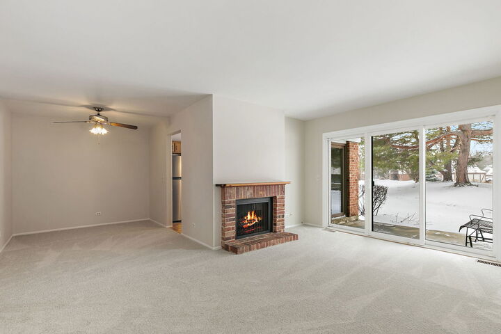 Property Photo:  320 Woodbury Court D1  IL 60193 