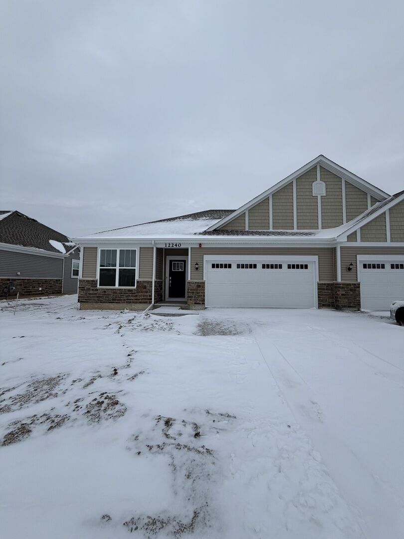 Property Photo:  12240 Barcroft Circle  IL 60142 