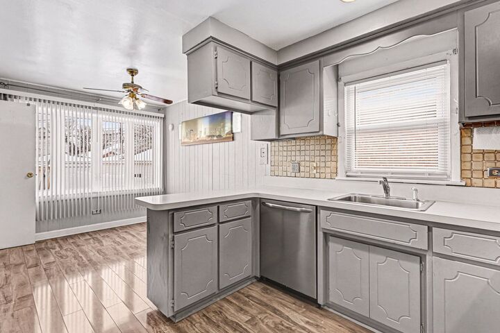 Property Photo:  3230 W Pershing Road  IL 60632 