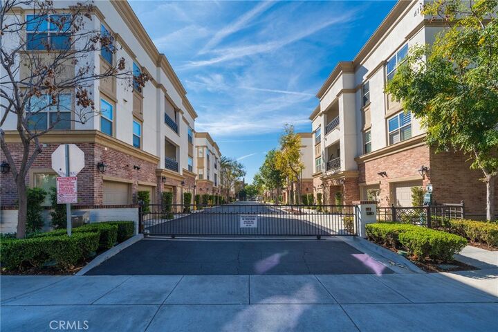 Property Photo:  405 S Anaheim 5  CA 92805 