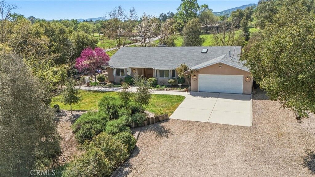 Property Photo:  13730 El Camino Real  CA 93422 