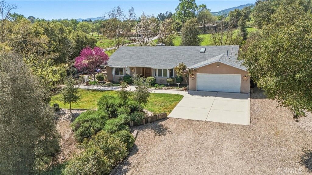 Property Photo:  13730 El Camino Real  CA 93422 