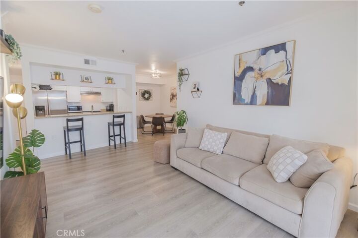 Property Photo:  838 Pine Ave 102  CA 90813 