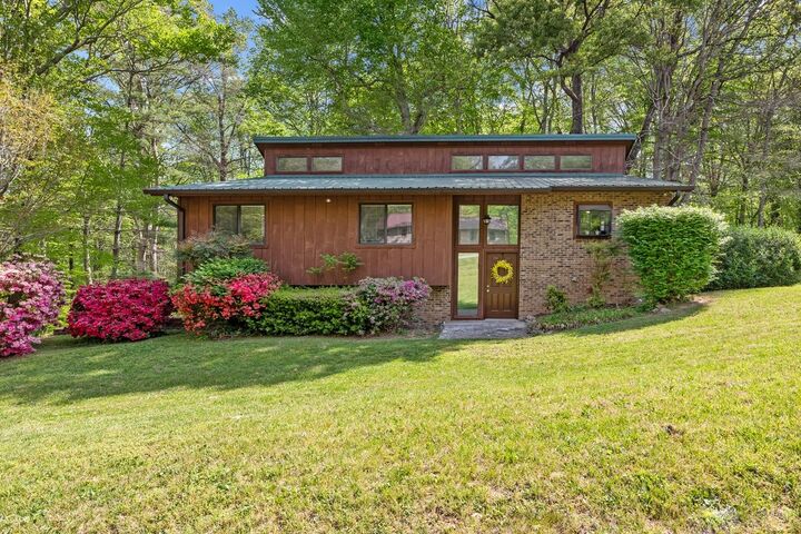 Property Photo:  1102 Patterson Dr  TN 37082 