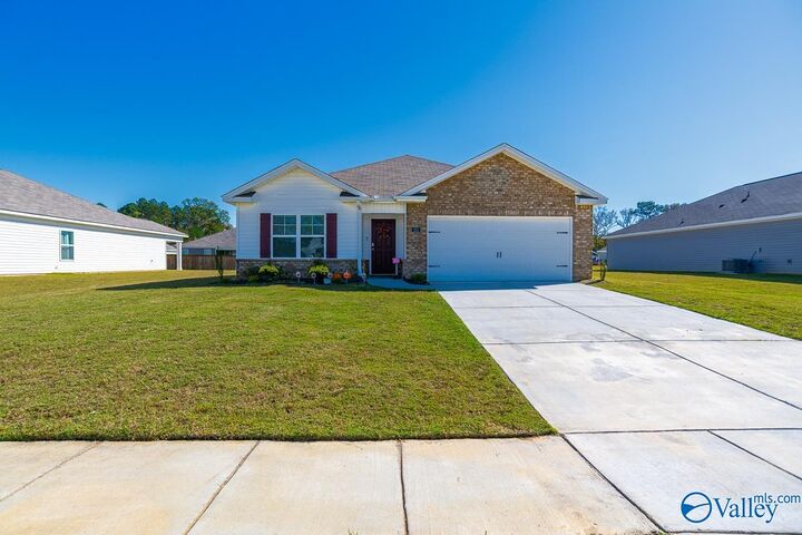 Property Photo:  215 Chubbs Lane  AL 35763 