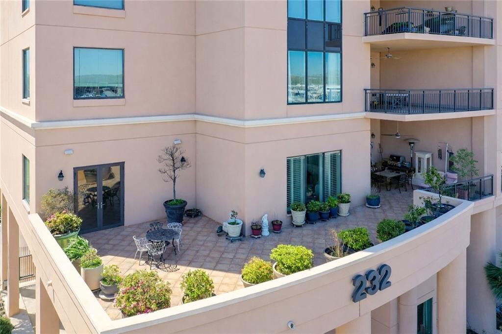 Property Photo:  232 Lake Marina Avenue 2A  LA 70124 