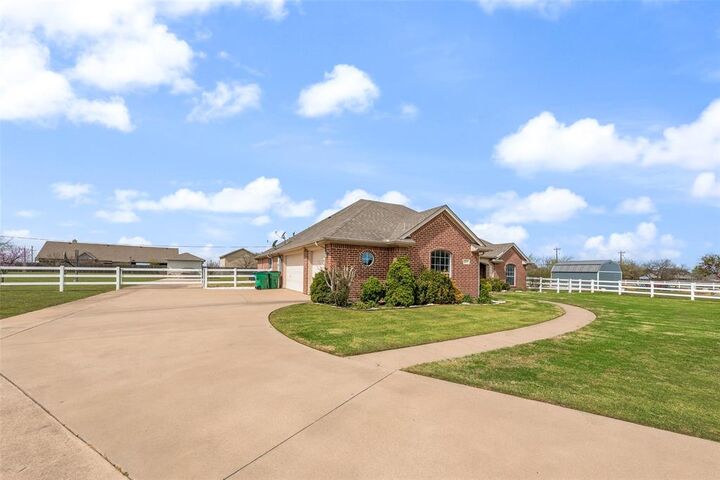 Property Photo:  14001 Oak Bark Drive  TX 76052 