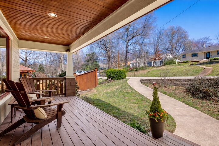 Property Photo: 803 N Highland Avenue AR 72701