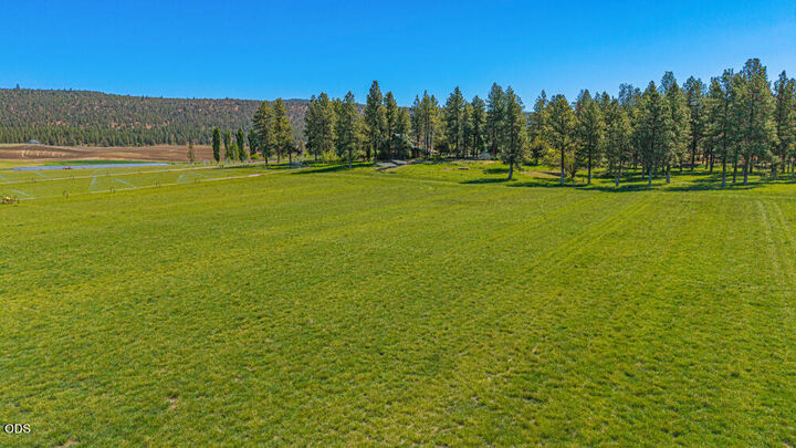 Property Photo:  11010 Yonna Loop Drive  OR 97623 