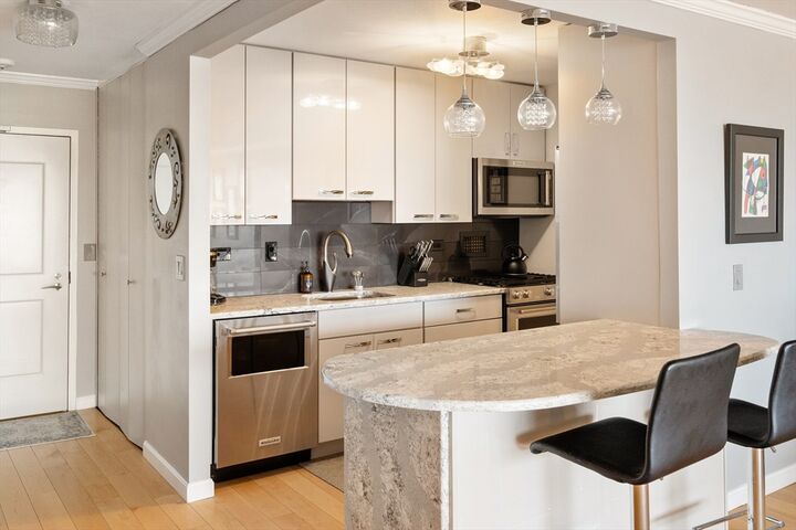 Property Photo:  8 Whittier Pl 16B  MA 02114 