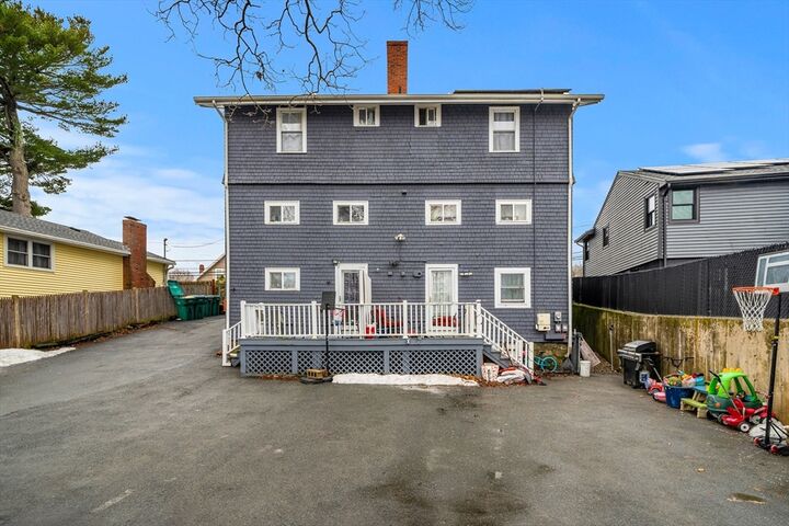 Property Photo:  275 Lynnfield St 275  MA 01904 
