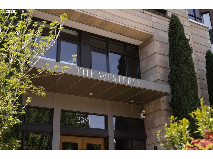 Property Photo: 2351 NW Westover Rd #702 OR 97210