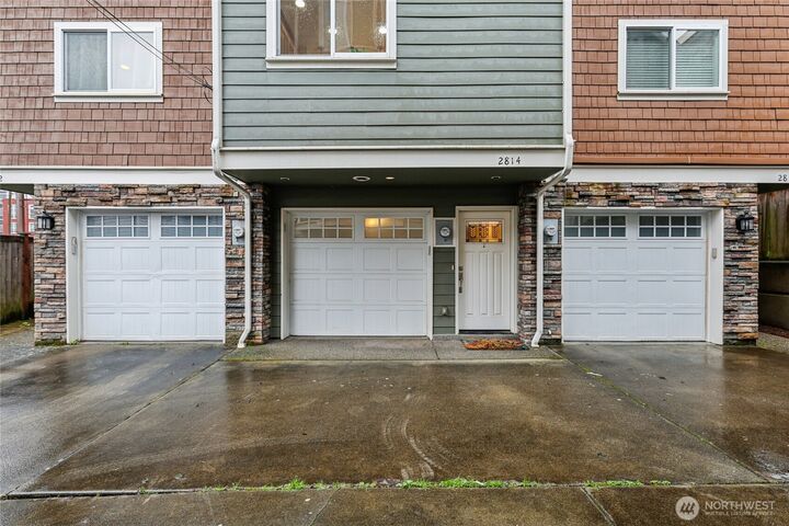 Property Photo:  2814 E Spring Street  WA 98122 