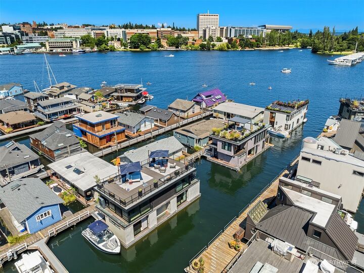 Property Photo:  2816  Boyer Avenue E B  WA 98102 