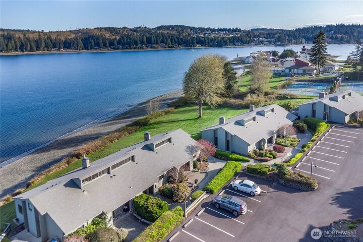 Property Photo: 80 Cascade Place 29 WA 98365