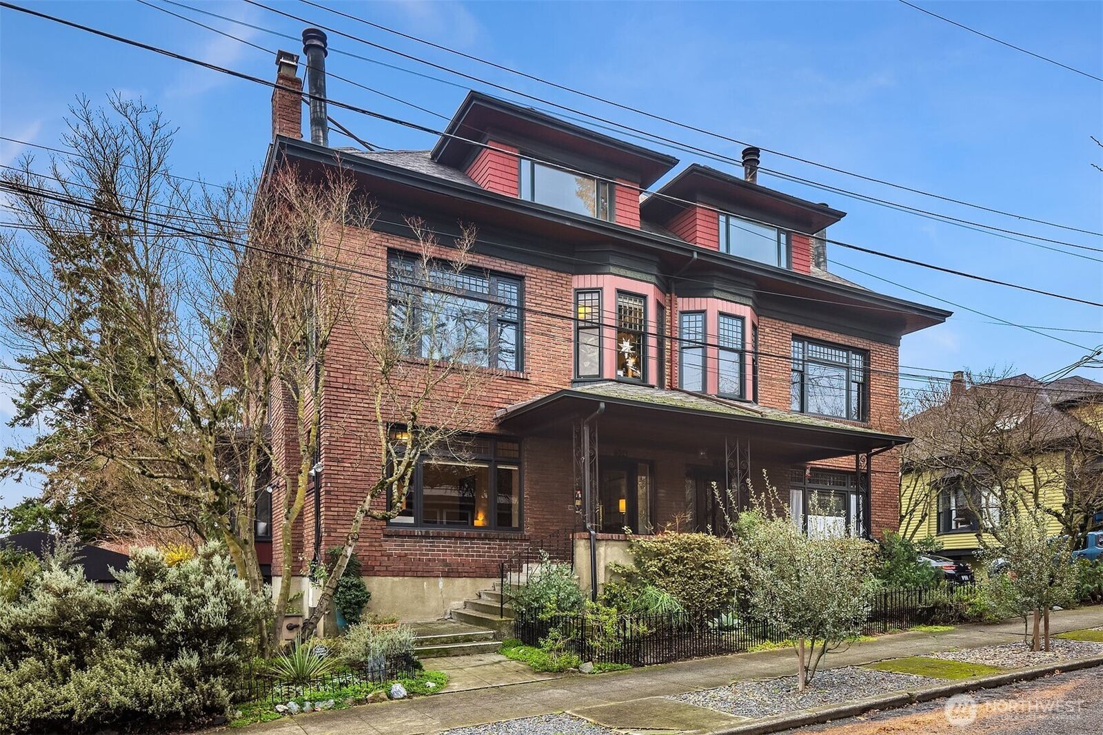Property Photo: 904 E Miller Street 2 WA 98102