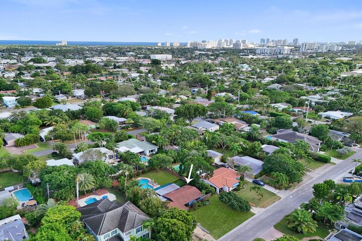 Property Photo: 1728 NE 17th Terrace FL 33305