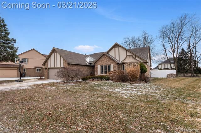 Property Photo:  4346 Curry Drive  MI 48314 