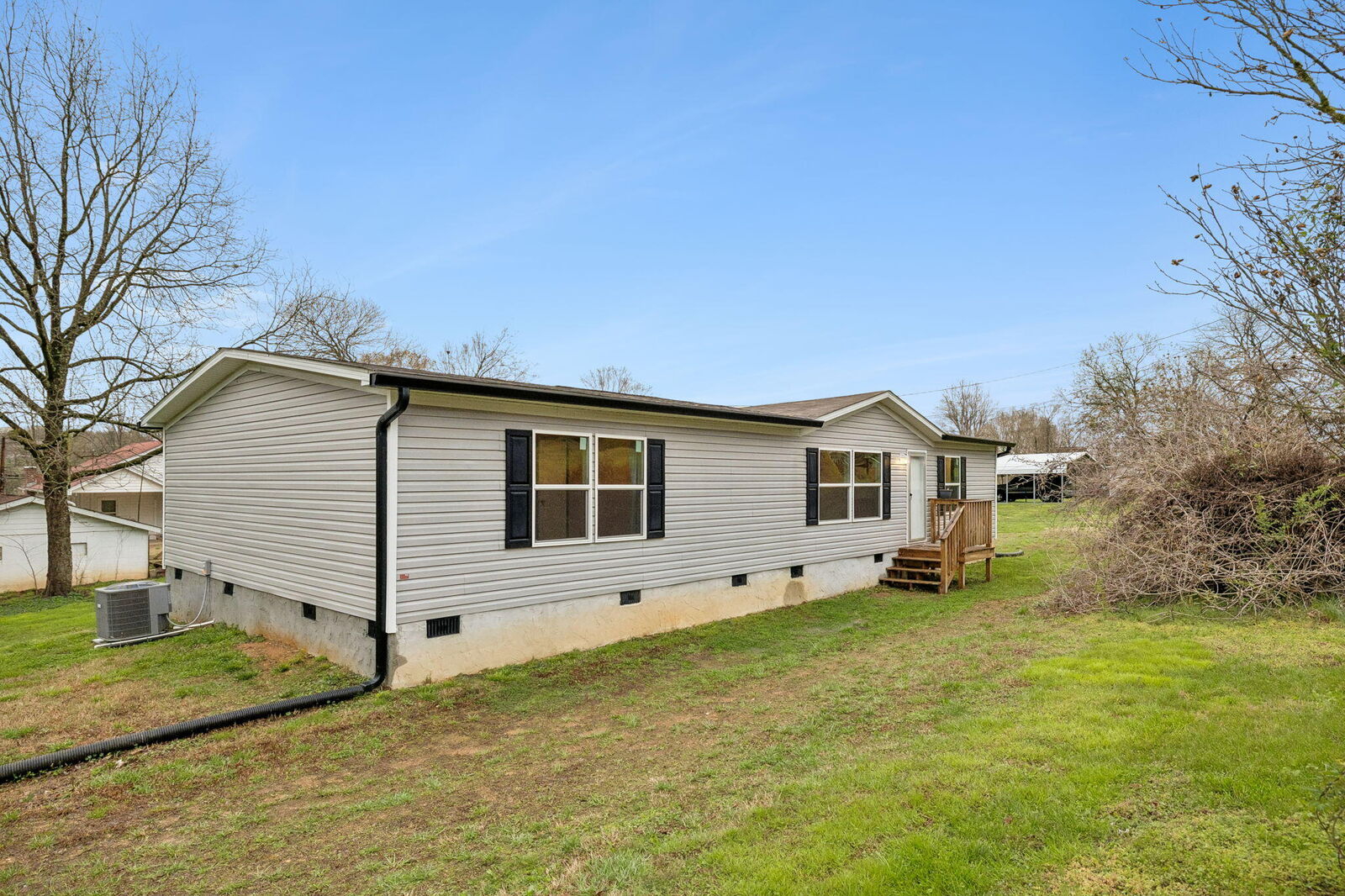 Property Photo:  189 Bates Street NE  TN 37310 