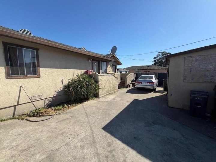 Property Photo:  615 Terrace Street  CA 93905 