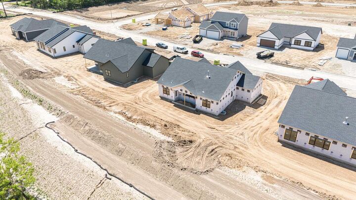 Property Photo:  3810 N Woodbury Lane  WI 53545 