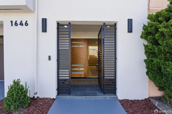 Property Photo:  1646 34th Avenue  CA 94122 