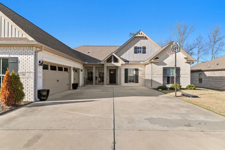 Property Photo:  1716 Meadowbrook Rd SE SE  AL 35055 