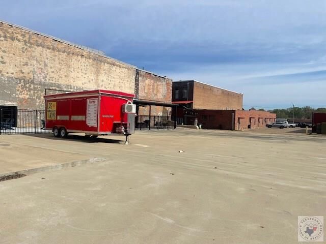 Property Photo:  110 E Broad  AR 71854 