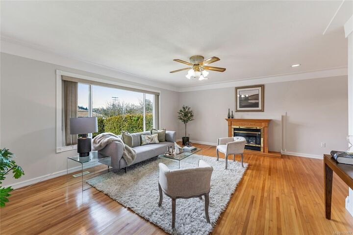 Property Photo: 4325 Dieppe Rd BC V8X 2N4