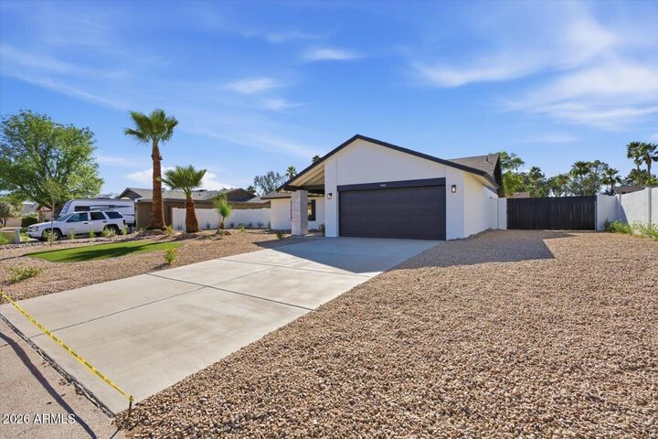 Property Photo: 15652 N 52nd Street AZ 85254