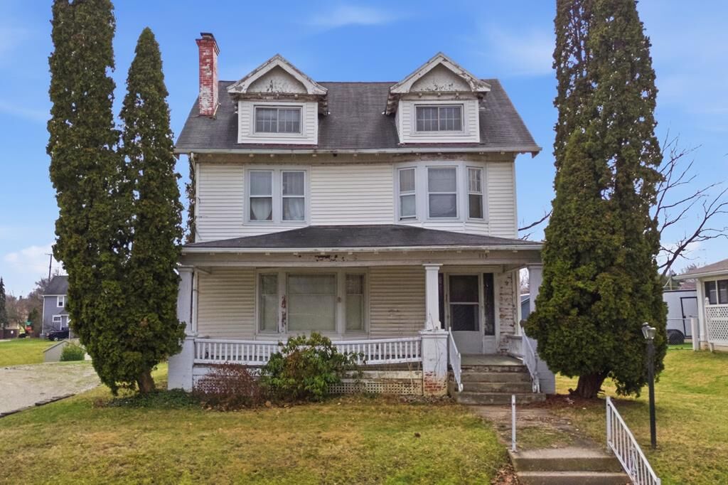 Property Photo: 115 College Ave OH 44805