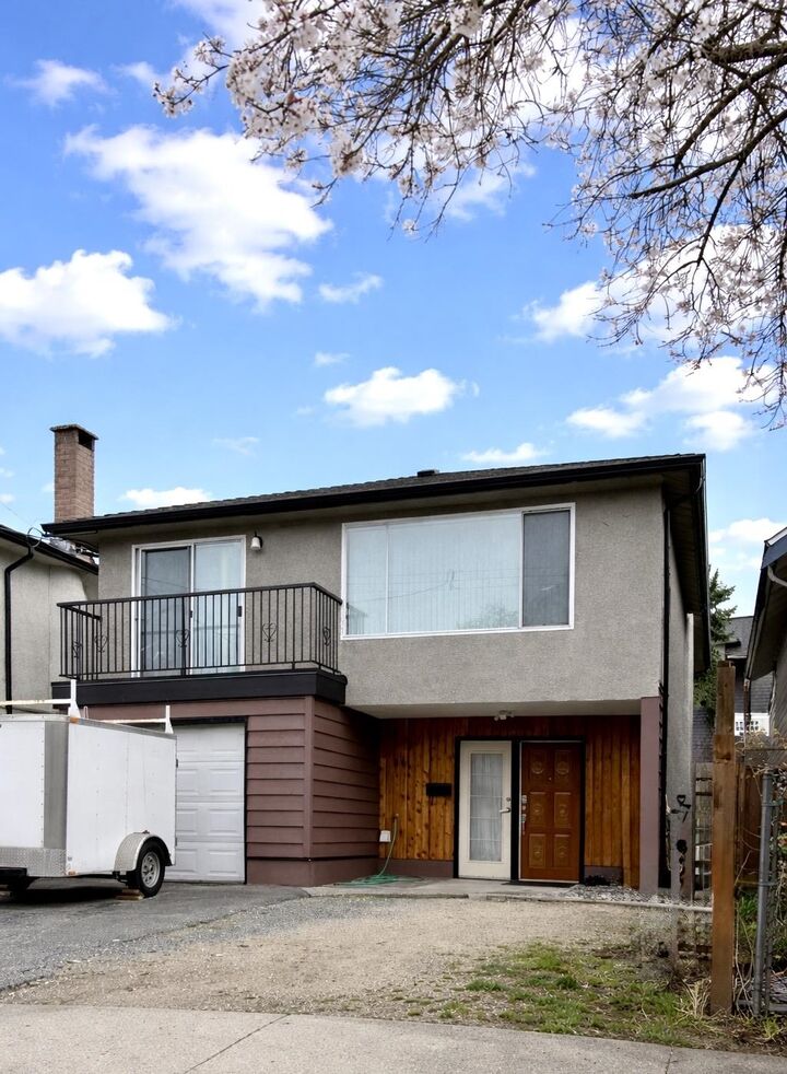 4882 Moss Street — photo 1