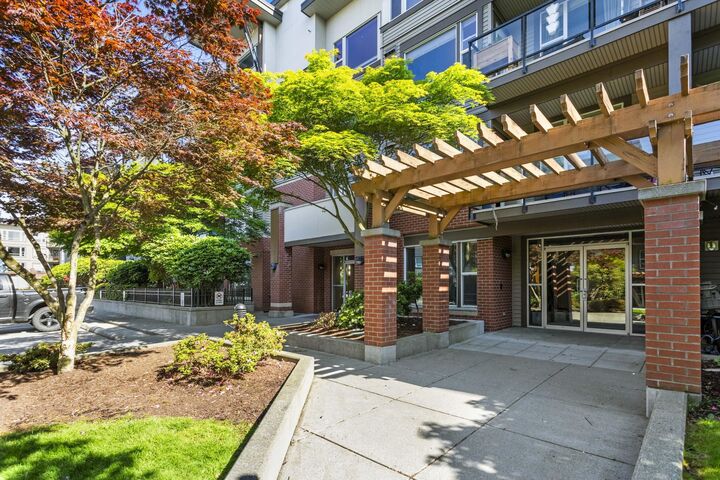 Property Photo: 33539 Holland Avenue 203 BC V2S 0C6