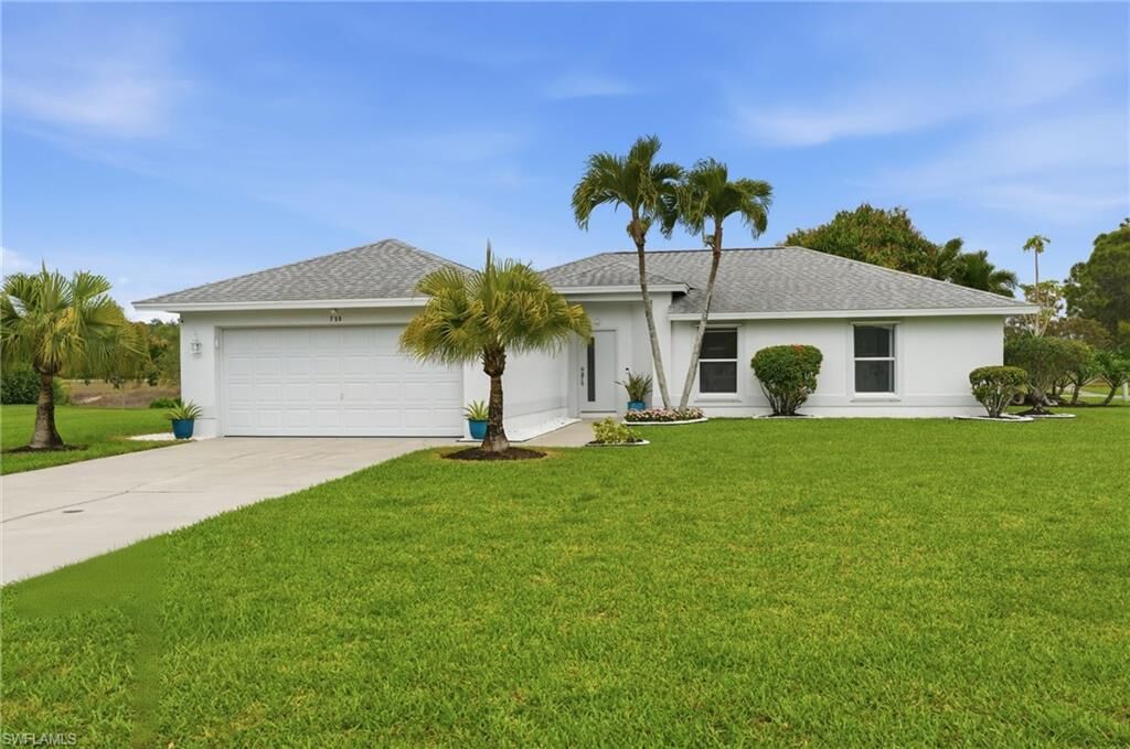 Property Photo: 750 Cherry Blossom Ct FL 34120