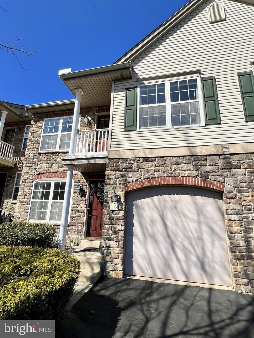 Property Photo:  10 Dukes Way  PA 19053 