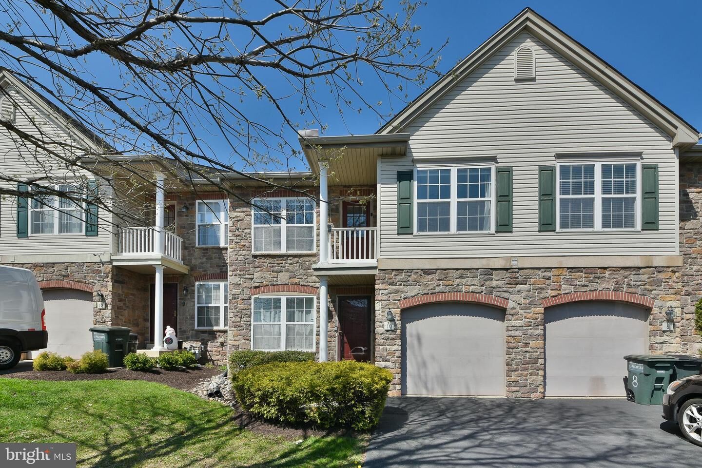 Property Photo:  10 Dukes Way  PA 19053 