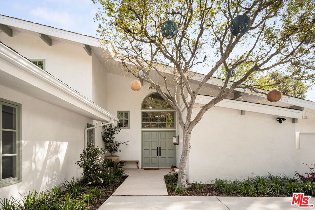 Property Photo:  13641 Bayliss Rd  CA 90049 