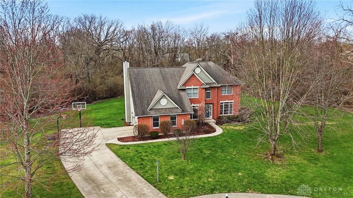 Property Photo: 930 Indigo Creek Circle OH 45458