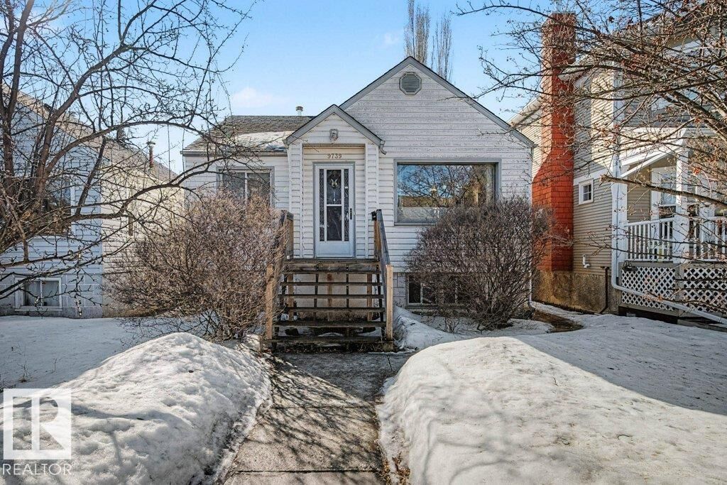 Property Photo:  9739 85 Avenue NW  AB T6E 2J3 